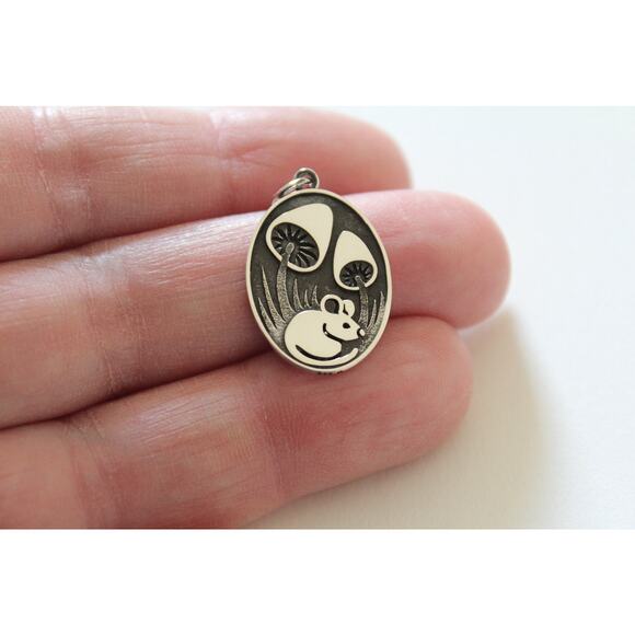 Sterling Silver Silver Mouse Pendant with Mushrooms Charm - Picture 1 of 4